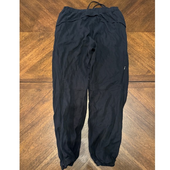 Lululemon Black Track Pants Joggers Athletic Zip Ankle Size 6 |W1 - Picture 2 of 6